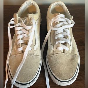 Beige Old Skool vans